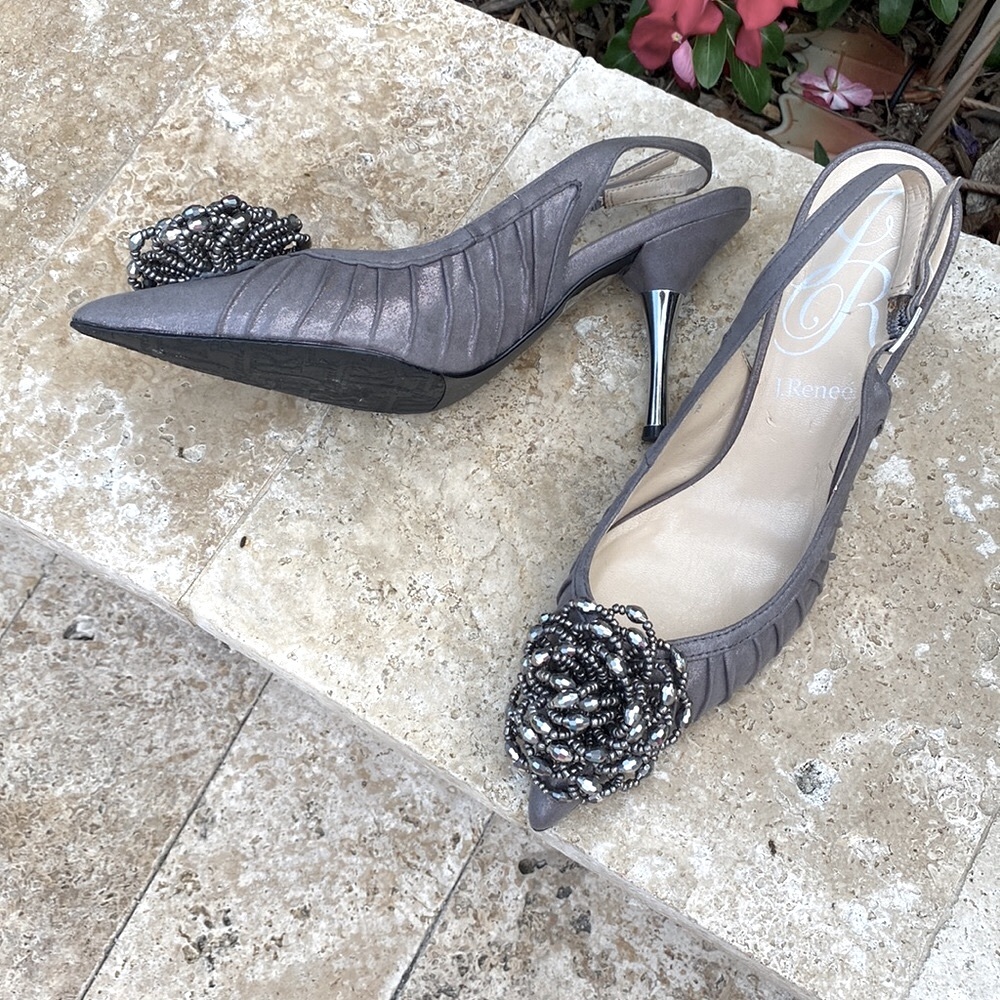 J. Renee sz 7M women’s heels with beaded appliqué in taupe makes a statement - Picture 2 of 8